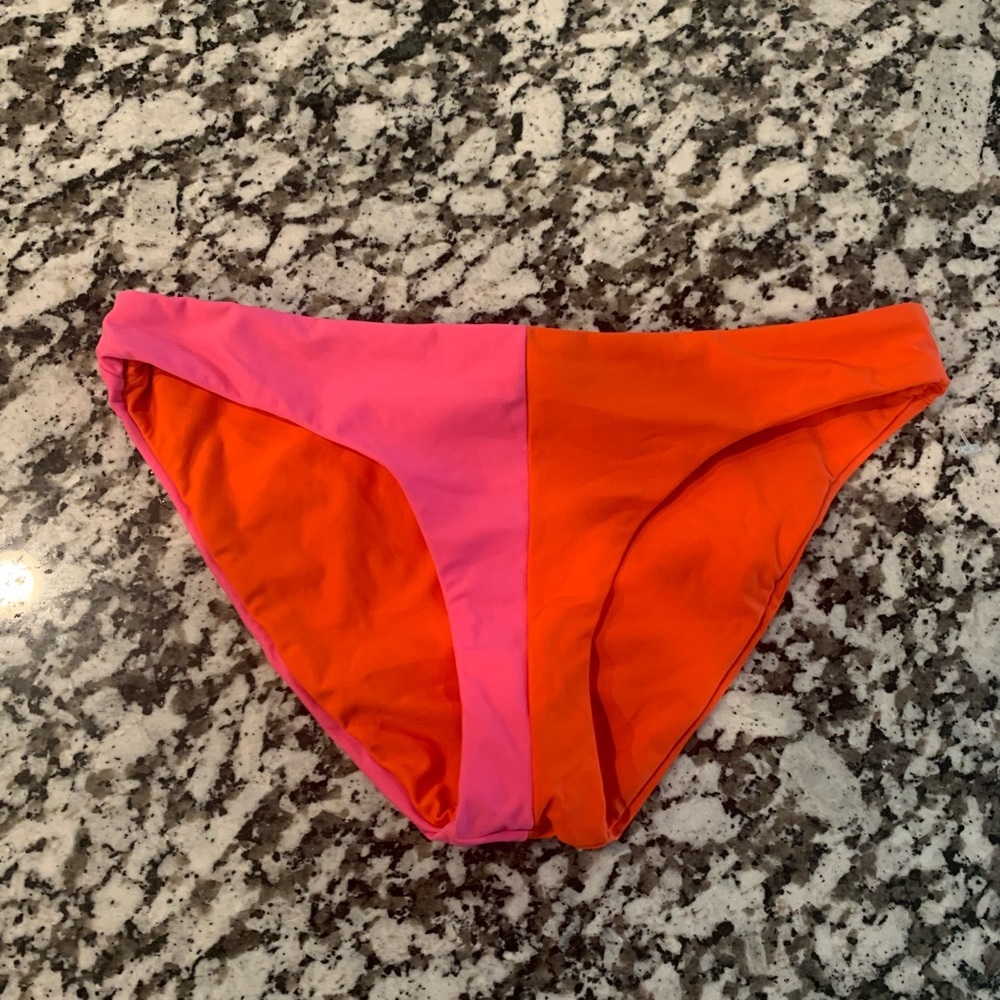 NWOT PILYQ Full Bikini Bottom.‎ Size Small. Pink/Orange